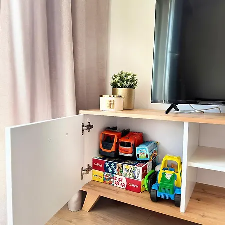 Ku Sloncu - Blisko Morza W Spokojnej Okolicy! Parking, Plac Zabaw ! Apartman Jastrzębia Góra